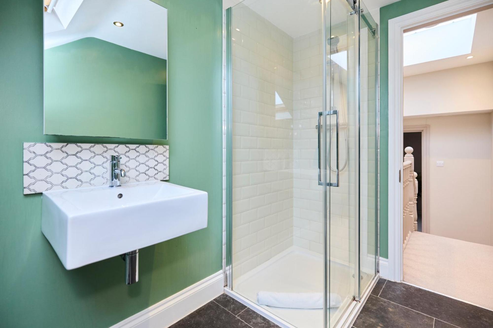 The Harlesden Haven - Stunning 4bdr With Garden Londra